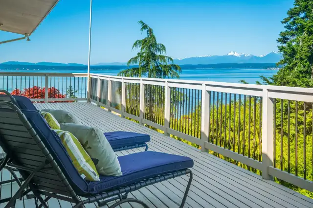 The large deck will never get old. On a clear day, this view of the Olympics is hard to beat.