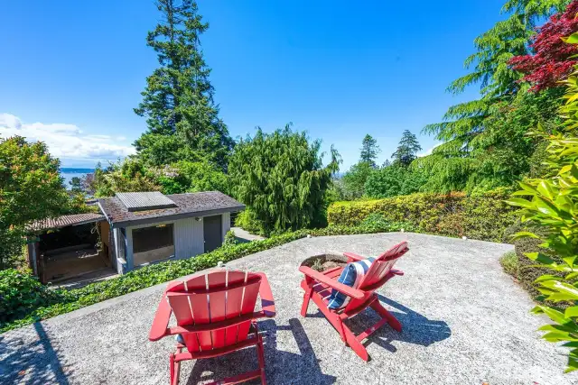 An additional patio to enjoy.
