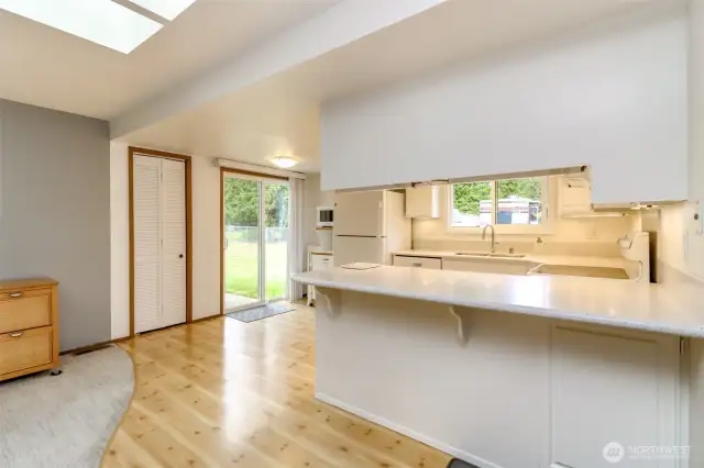 One more of the kitchen area.