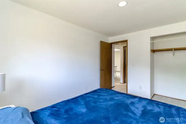 Second bedroom.