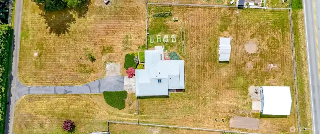 Here's the property layout, with the whole back section enclosed with fencing.
