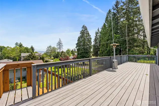 Large deck off upper level.
