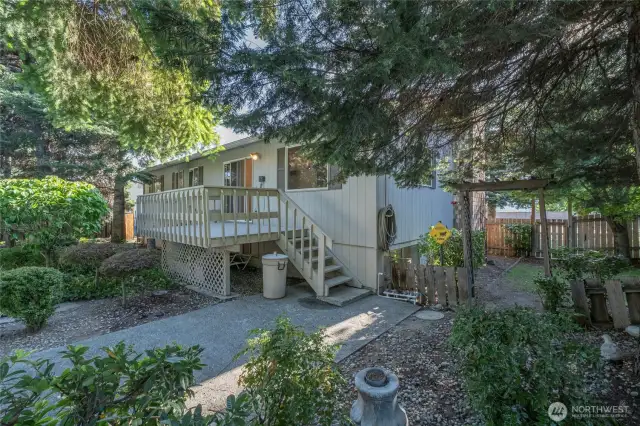 Deck off of Dining area