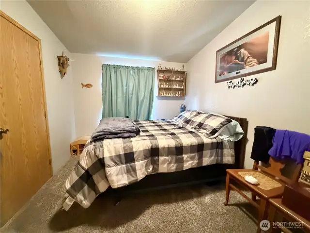 Guest bedroom 2