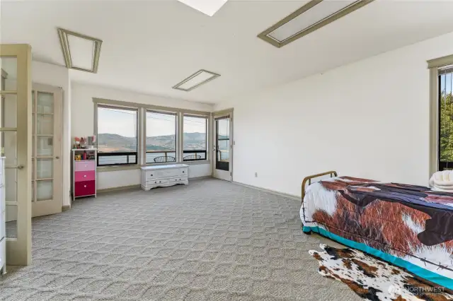 2nd bedroom upper level