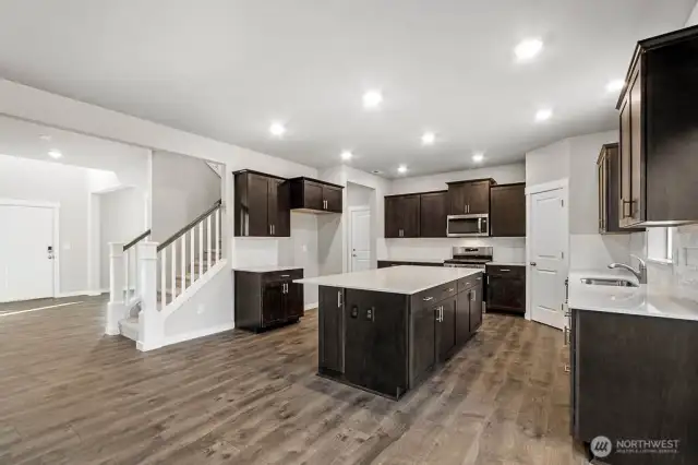 Soft closing cabinets and drawers in your gourmet kitchen. Photos are for representational purposes only. Some colors and finishes may differ.