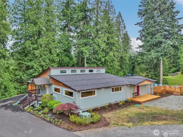 First time on the market in year, welcome home!