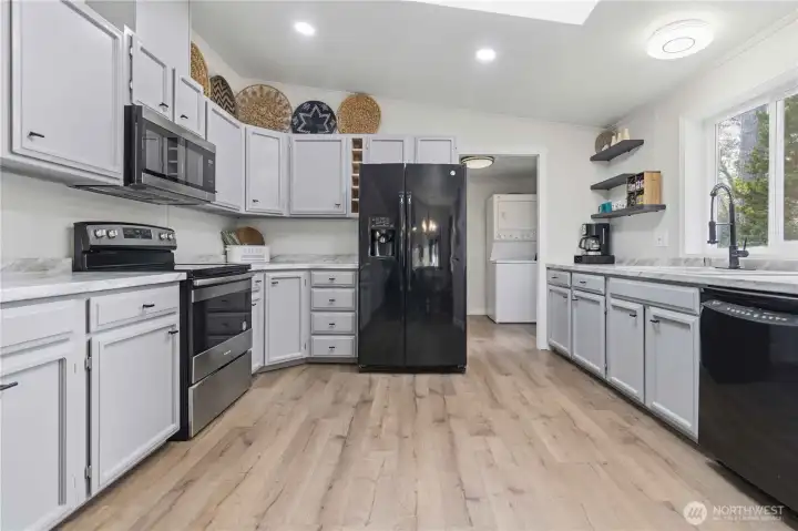 Tons of cabinet space in this kitchen!