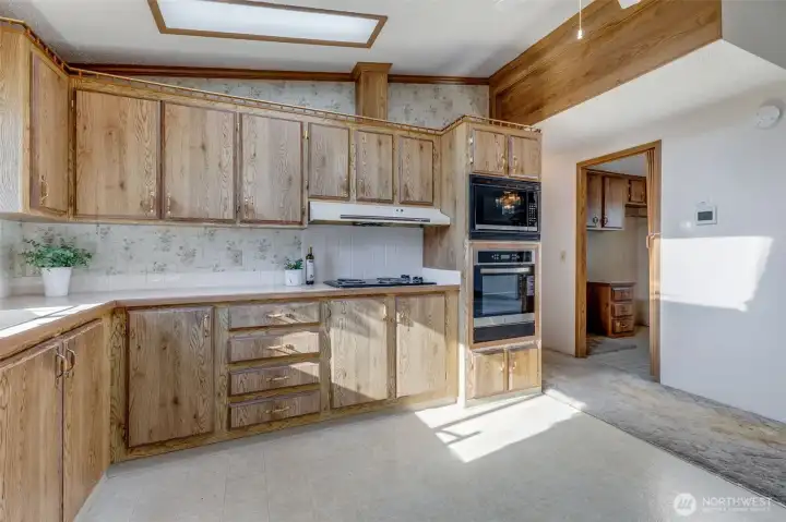 Lots of light in kitchen