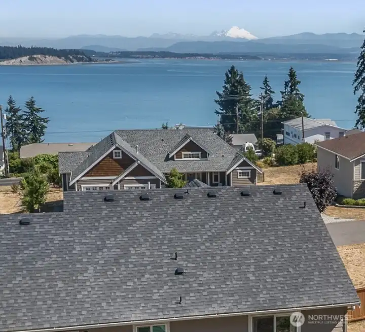 Gorgeous water, mountain, sound and city views!