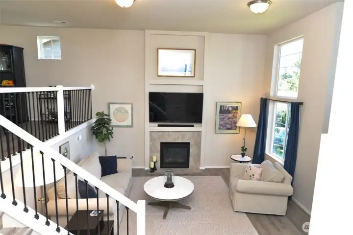 ***New flooring in Livingroom!***