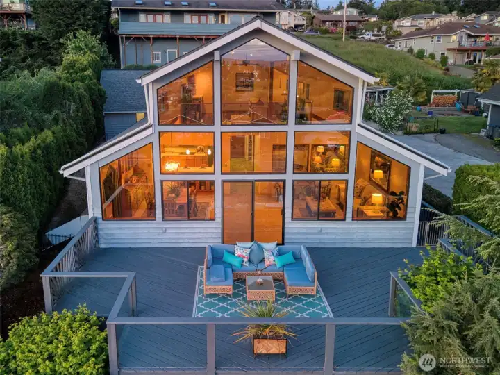 Stunning custom home in Hansville's desirable Driftwood Key neighborhood. Stunning custom home in Hansville's desirable Driftwood Key neighborhood.