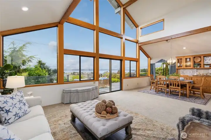 Windows have a special privacy coating, enabling you to bask in the expansive views without the need for window coverings. Windows have a special privacy coating, enabling you to bask in the expansive views without the need for window coverings.