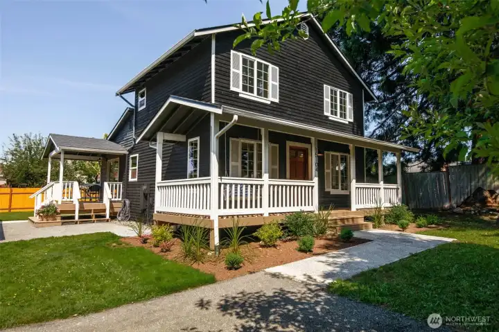 Two separate entertaining porches
