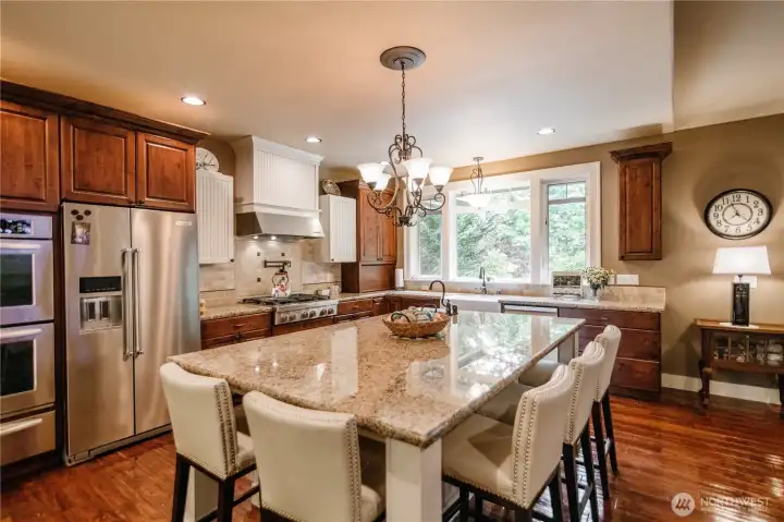 Gorgeous chef's kitchen with double ovens, walk in pantry, and a butler's pantry.