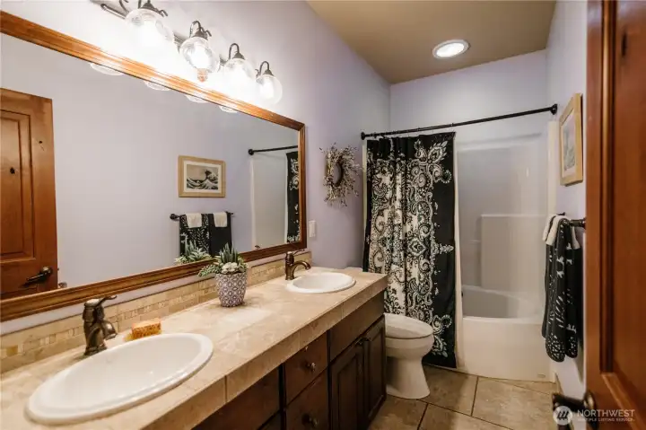 Main hall full bath.