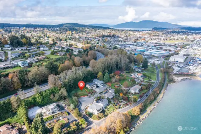 Great location near Anacortes, Fidalgo Bay and the Tommy Thompson trail.