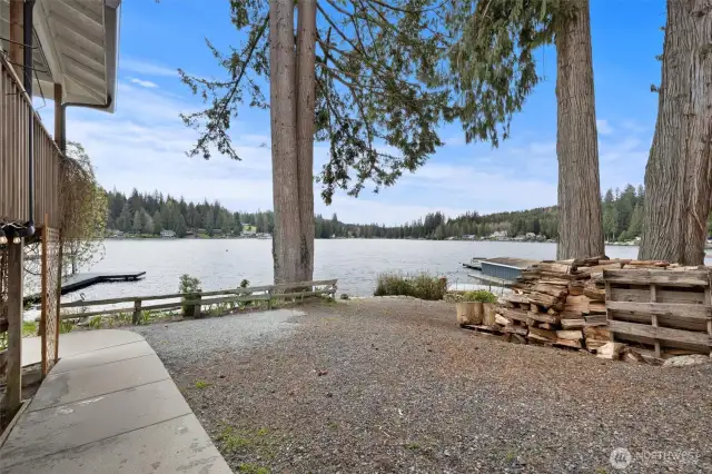 lakeside parking