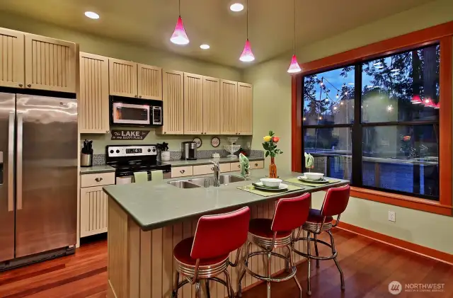Sit up counter and SS appliances.