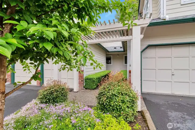 HOA provided landscaping