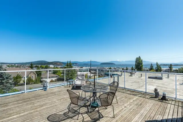 Community rooftop deck