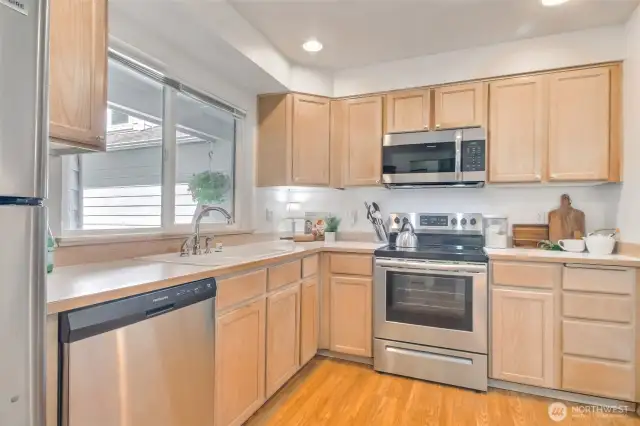 All appliances stay!