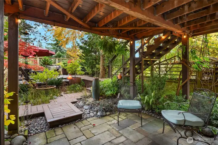 Pennsylvania Bluestone patio with remote-controlled fountain.