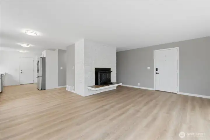 Woodburning stove/fireplace in livingroom on the main