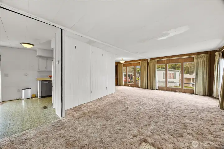 Spacious living room