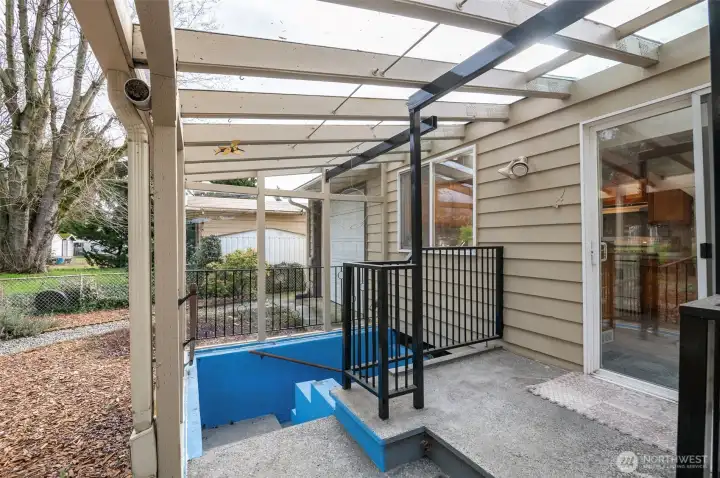 Entrance to basement - great for storage!