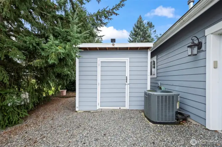Extra outbuilding, "she-shed" or storage on a poured concrete pad