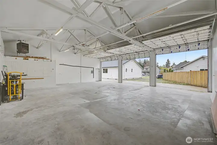 1500sq ft space for all the things!