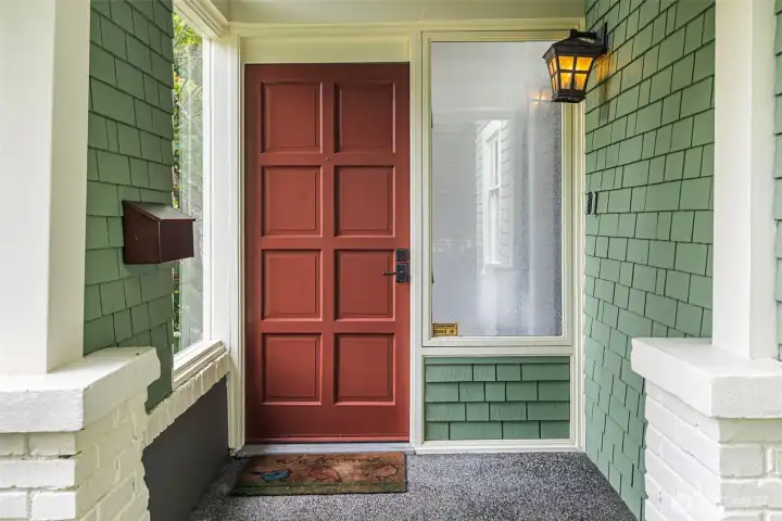 Covered porch front entrance Covered porch front entrance