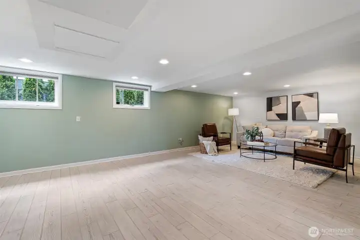 Basement completely renovated to improve both function and aesthetic. Basement completely renovated to improve both function and aesthetic.