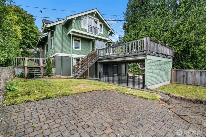 Well maintained home includes fresh exterior paint. Well maintained home includes fresh exterior paint.