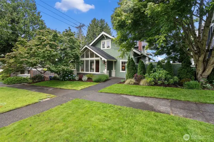 Minutes to Old Town, Proctor and waterfront-a desired locale for sure. Minutes to Old Town, Proctor and waterfront-a desired locale for sure.