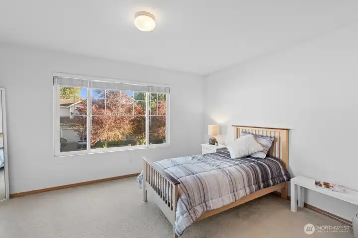 Secondary bedroom. Secondary bedroom.