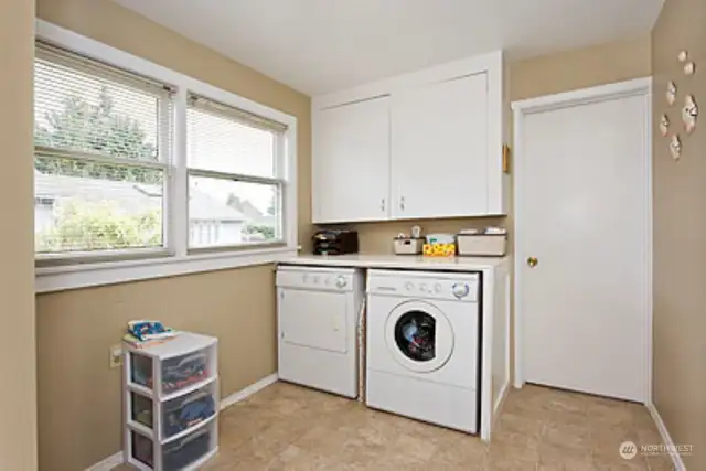 Laundry room off kitchen