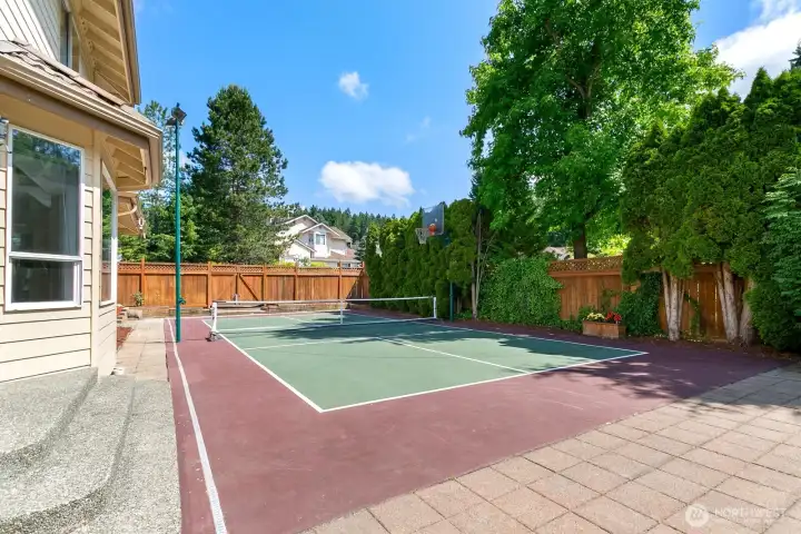 The WOW pickle ball court with outdoor lighting
