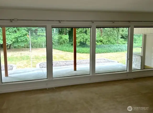 All needed glazing has been repaired/replaced in the home