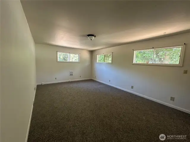 Primary bedroom main level
