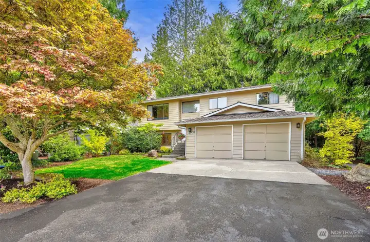 Private Location In Desirable Woodsound.