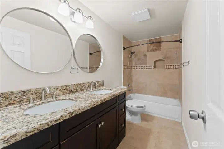 Double sink in bat room