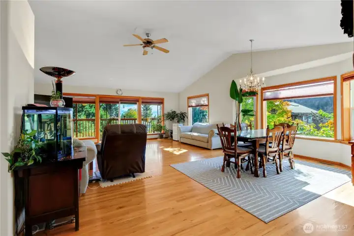 Open Living Atra and Dining Area. Vaulted Ceilings and Lot's of natural Light.