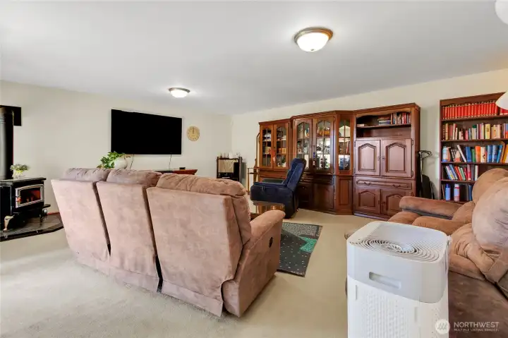 Huge Family Area With Propane Free Standing Stove.