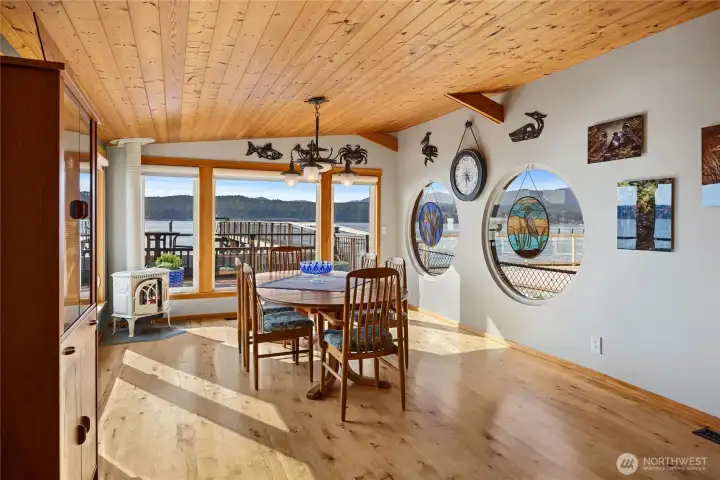 Dining area that can host many and has!