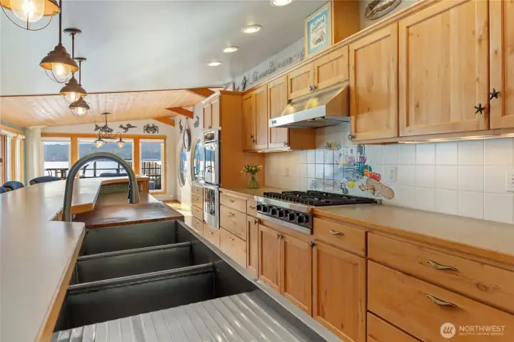 Same sink from the Bald Point Resort & Cafe