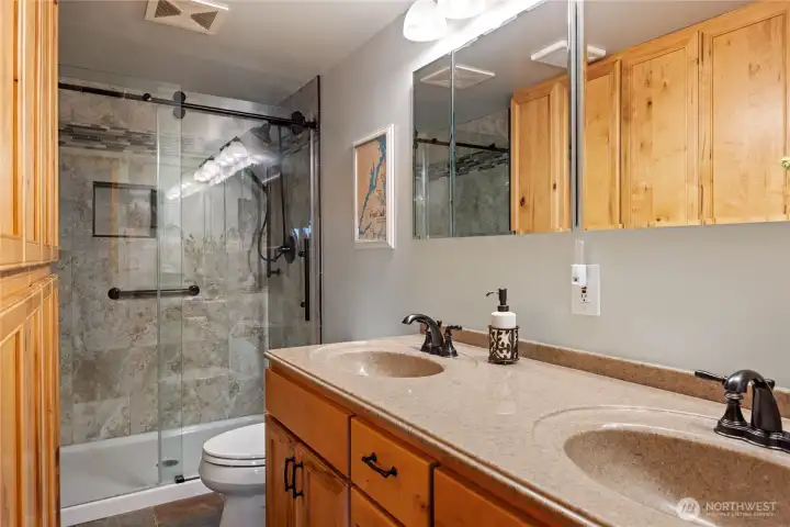 2nd bathroom