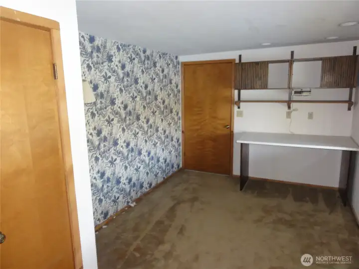 4th bedroom in lower level or craft room.