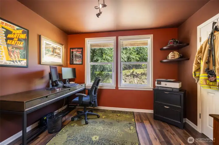 Second guest bedroom is currently serving as a home office.